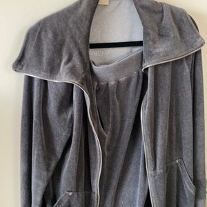 Shawl collar; zipper;2 pockets; grey velour
